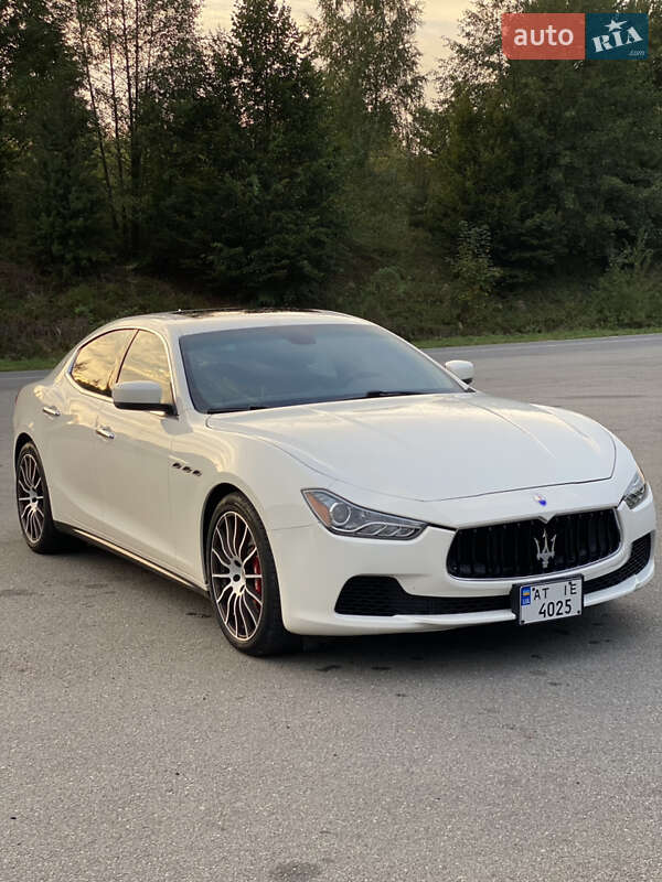 Седан Maserati Ghibli