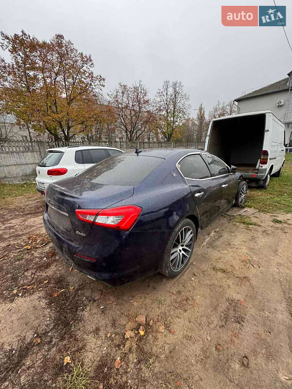Седан Maserati Ghibli