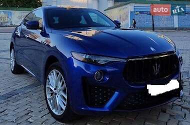 Maserati Levante  2021
