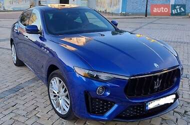 Maserati Levante  2021