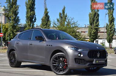 Maserati Levante  2017