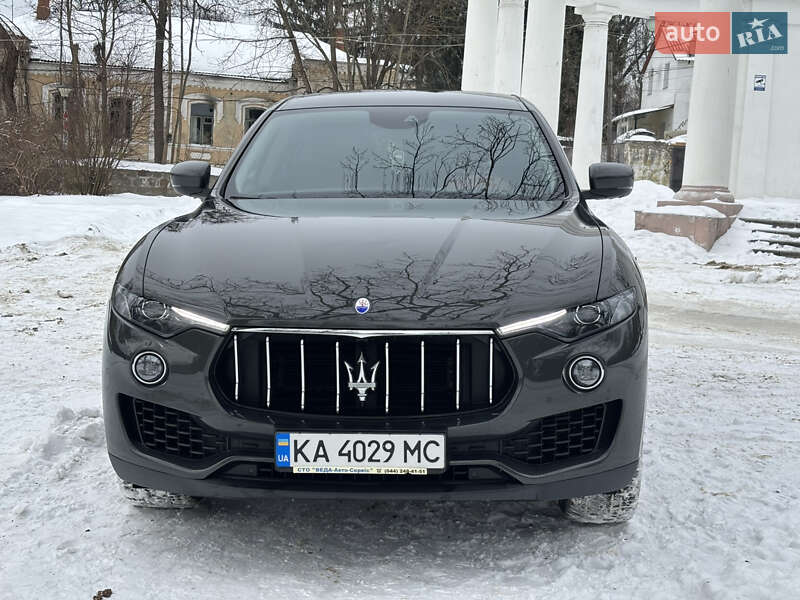 Внедорожник / Кроссовер Maserati Levante
