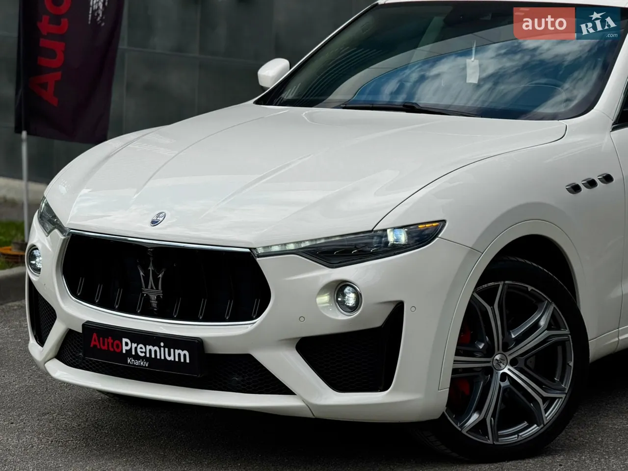 2019 Maserati Levante - мініатюра 2