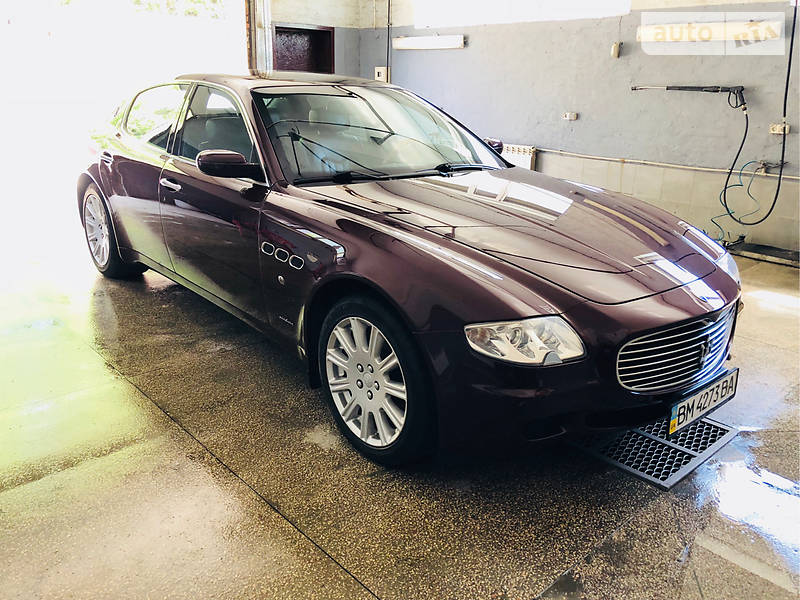 Седан Maserati Quattroporte