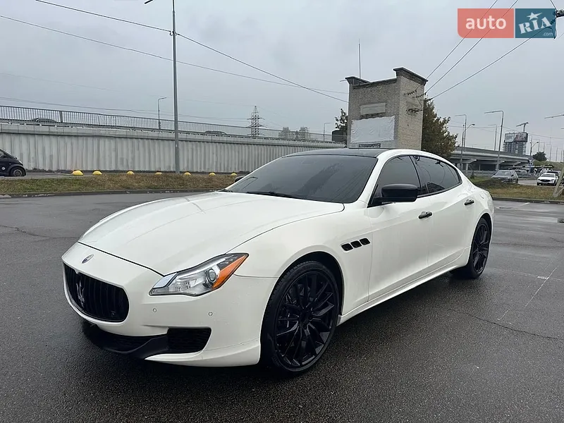 Maserati Quattroporte