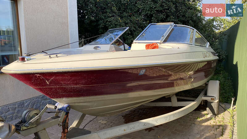 Maxum 1700