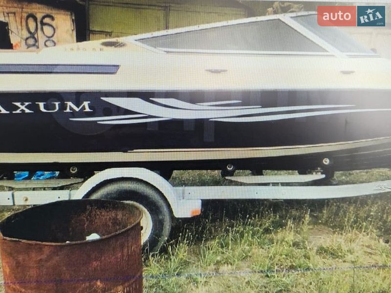 Maxum 1700