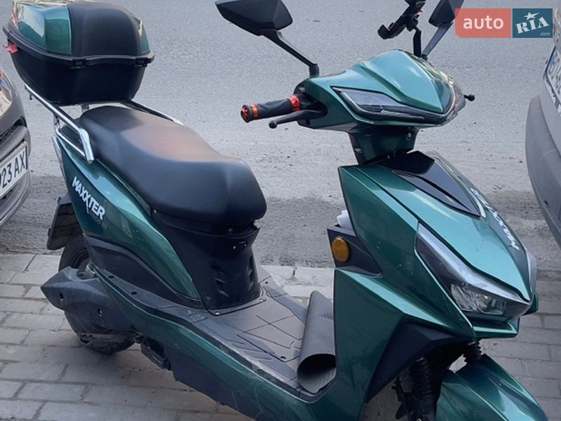 Скутер Maxxter Neos III