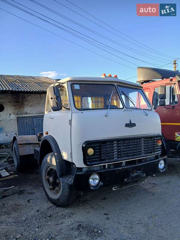 Тягач МАЗ 500