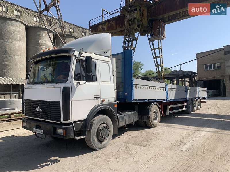 Тягач МАЗ 543205