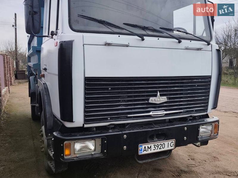 Самоскид МАЗ 543205