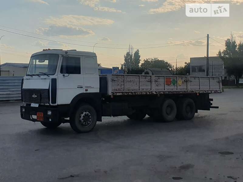 МАЗ 630305