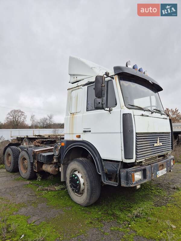 Тягач МАЗ 642208