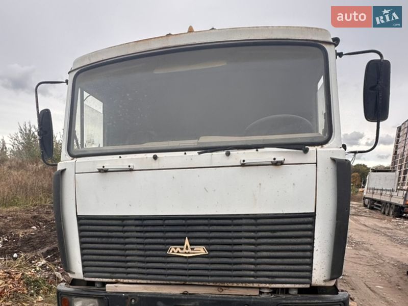 Тягач МАЗ 642208