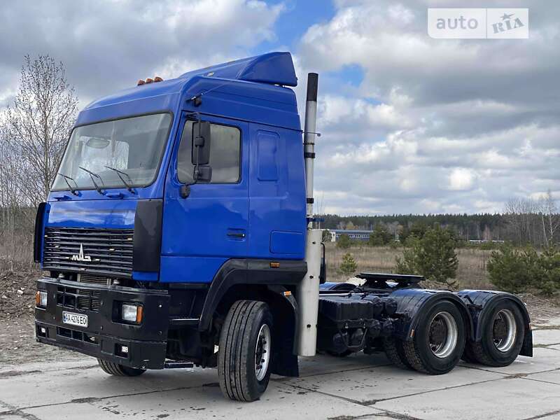 Тягач МАЗ 643008