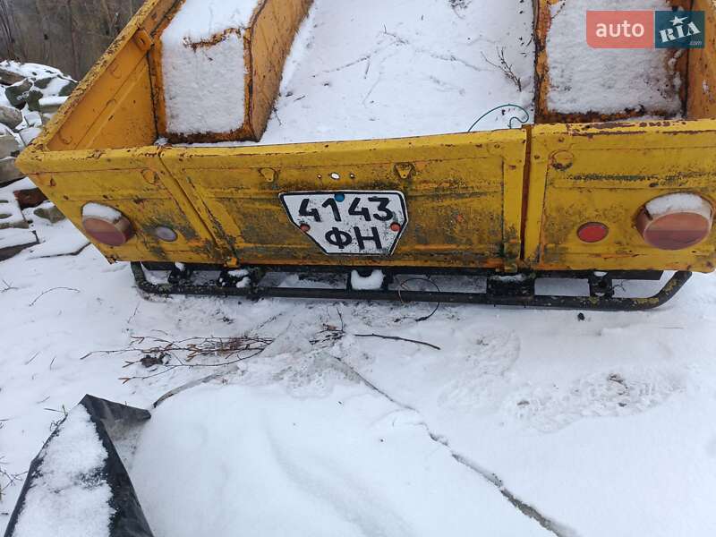 Бортовой полуприцеп МАЗ 8114