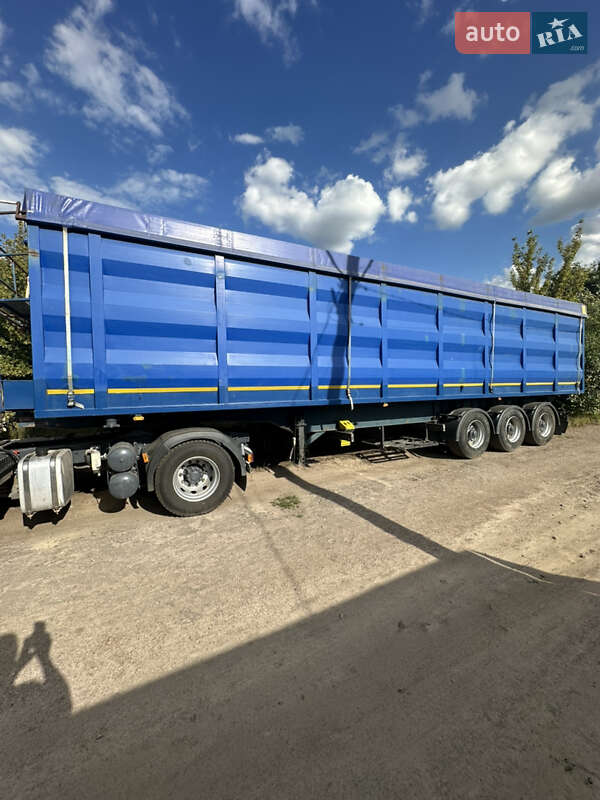 Зерновоз - полуприцеп МАЗ 931010