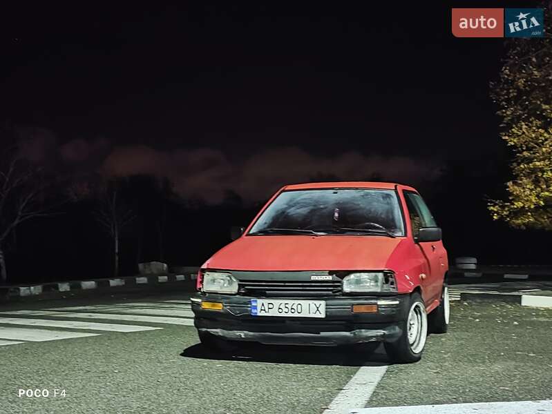 Хетчбек Mazda 121