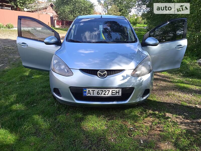 Седан Mazda 2