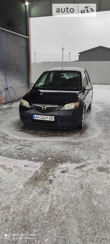 Хетчбек Mazda 2