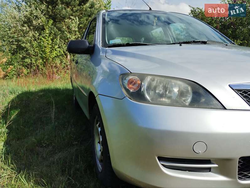 Хетчбек Mazda 2 2004 в Рівному