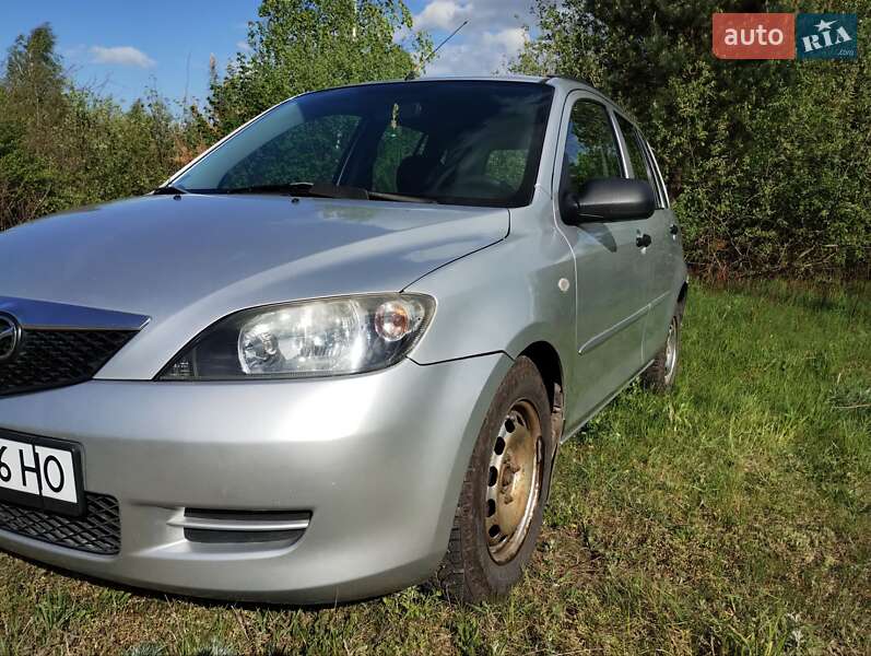 Хетчбек Mazda 2 2004 в Рівному