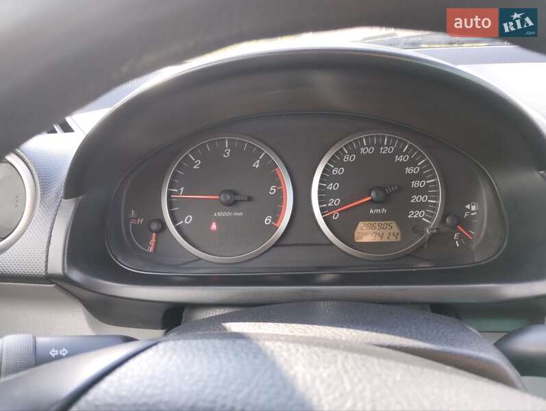 Хетчбек Mazda 2 2004 в Рівному