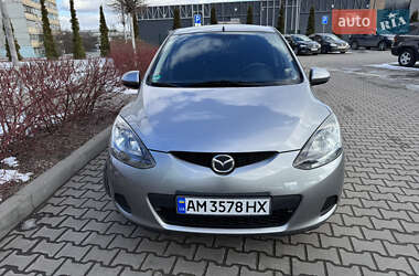 Mazda 2  2009