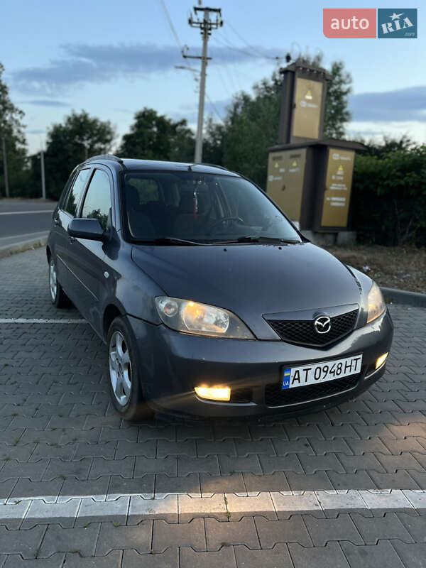 Mazda 2 2004