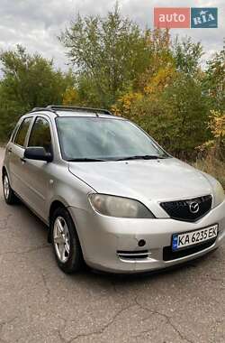 Mazda 2  2003
