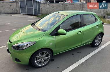 Mazda 2  2009