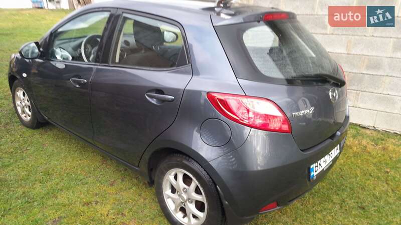 Хетчбек Mazda 2 2008 в Сарнах