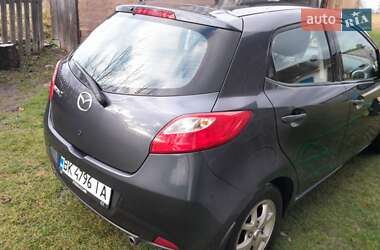 Хетчбек Mazda 2 2008 в Сарнах