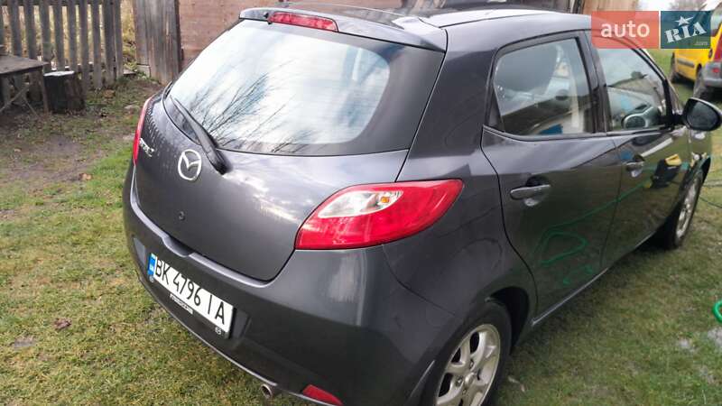 Хетчбек Mazda 2 2008 в Сарнах