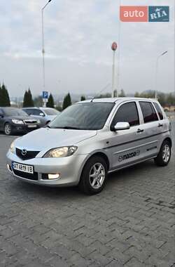 Mazda 2  2005