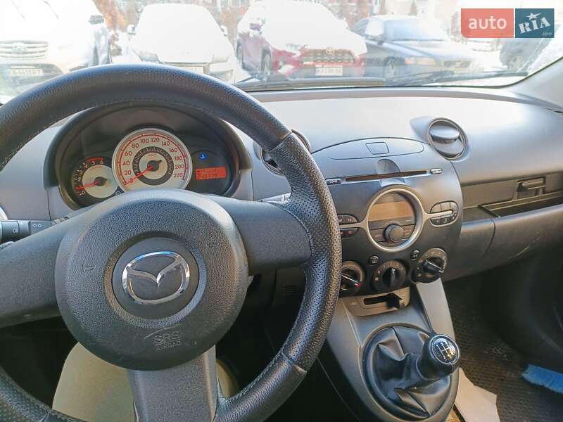 Хетчбек Mazda 2 2009 в Києві