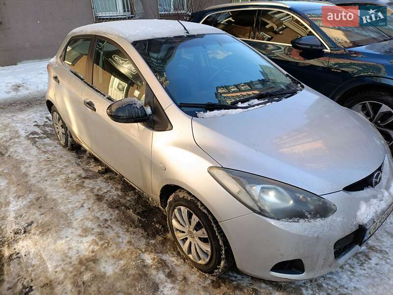 Хетчбек Mazda 2 2009 в Києві