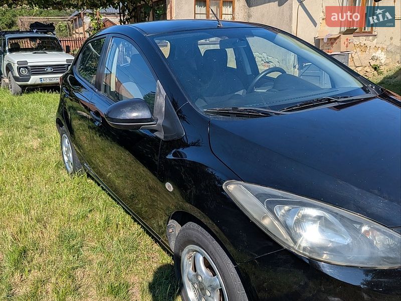 Хетчбек Mazda 2 2009 в Ужгороді
