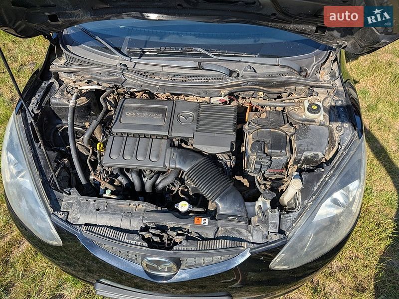 Хетчбек Mazda 2 2009 в Ужгороді
