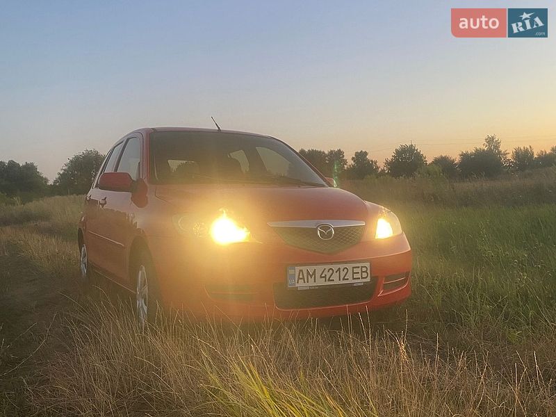 Хетчбек Mazda 2 2005 в Десні
