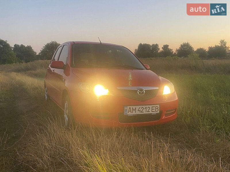 Хетчбек Mazda 2 2005 в Десні