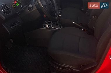 Хетчбек Mazda 2 2005 в Десні