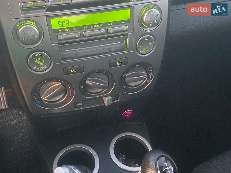 Хетчбек Mazda 2 2005 в Десні