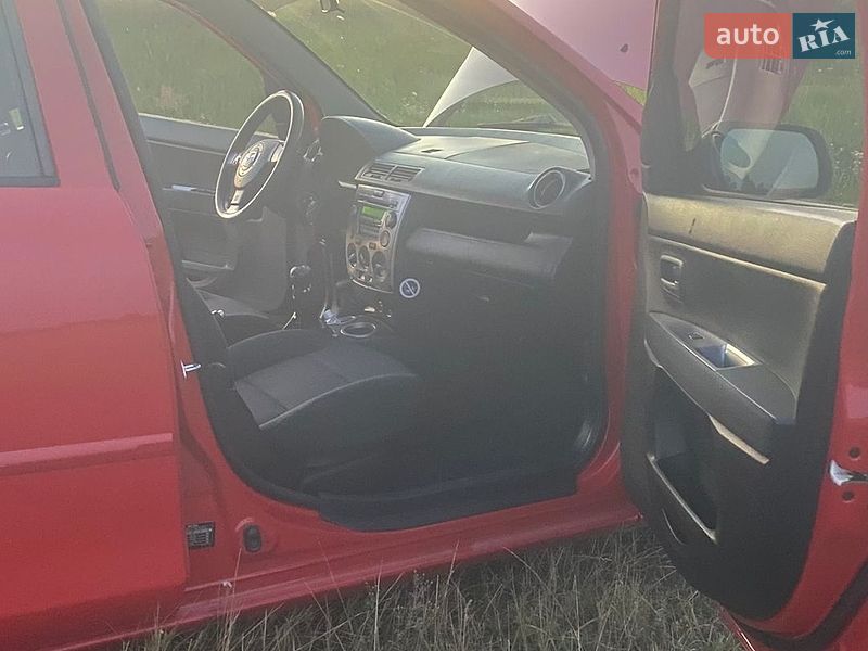 Хетчбек Mazda 2 2005 в Десні