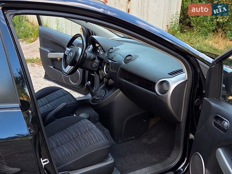 Хетчбек Mazda 2 2008 в Києві фото 18 Хетчбек Mazda 2 2008 в Києві