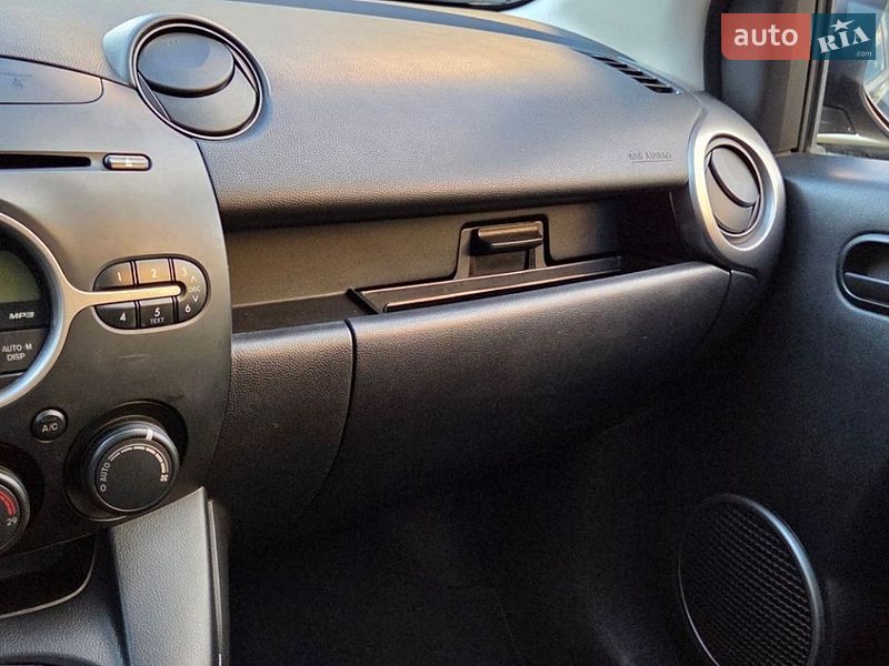 Хетчбек Mazda 2 2008 в Києві фото 28 Хетчбек Mazda 2 2008 в Києві