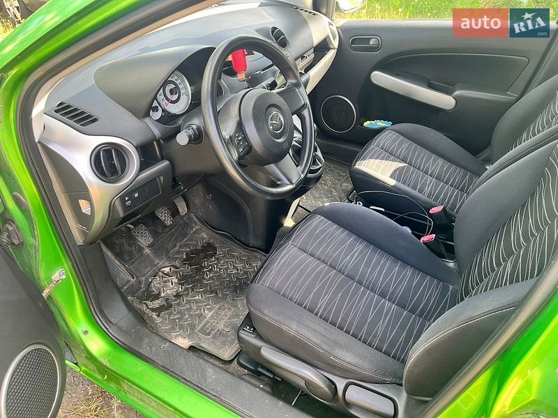 Хетчбек Mazda 2 2008 в Чернігові