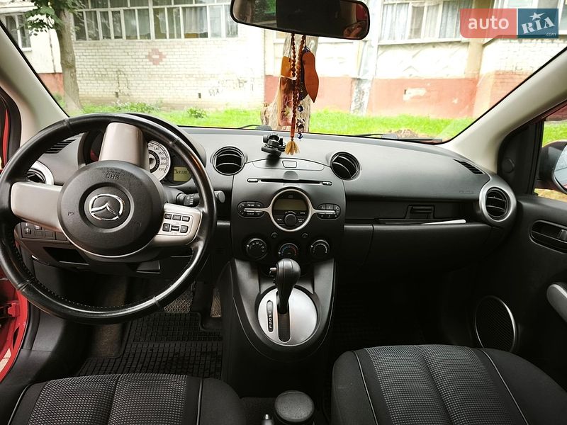Хэтчбек Mazda 2 2009 в Чернигове