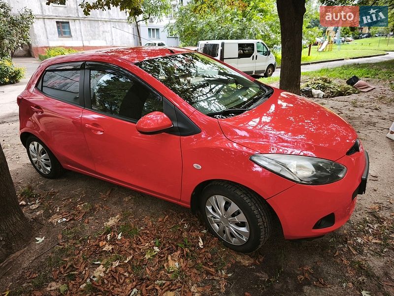 Хэтчбек Mazda 2 2009 в Чернигове