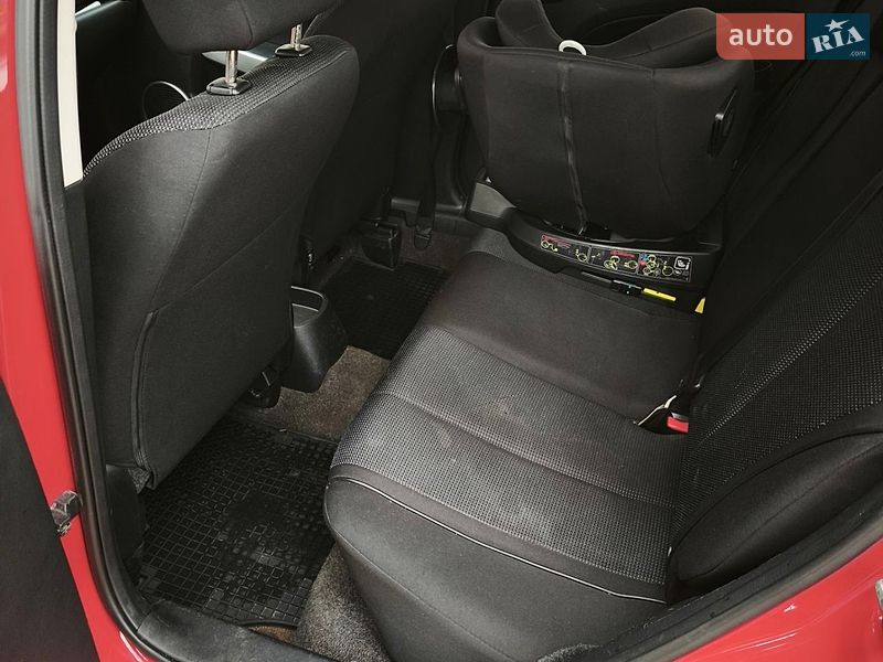 Хэтчбек Mazda 2 2009 в Чернигове